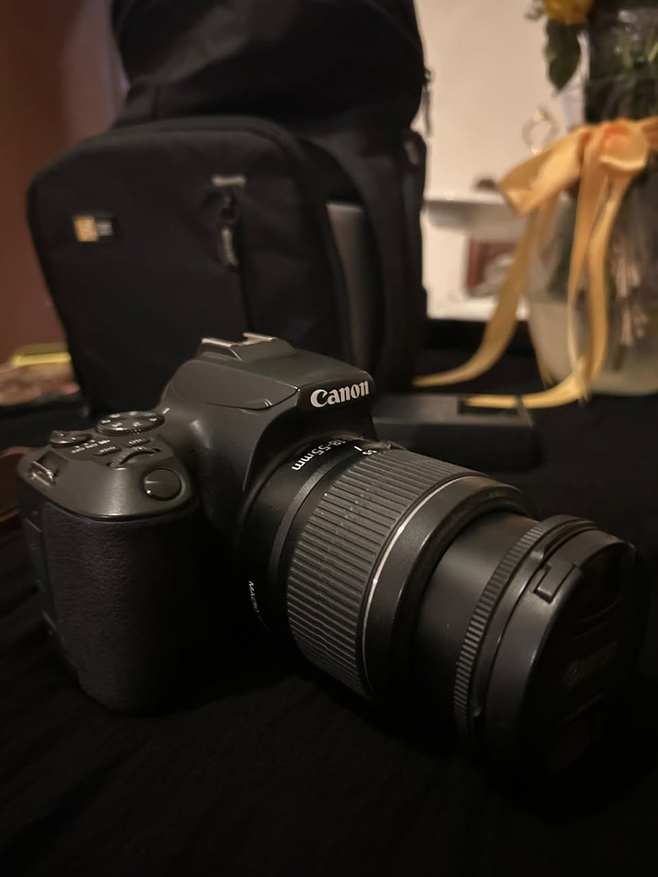 📸 للبيع كامرة Canon D250
بحالة جيدة ونظيفة، مناسبة للتصوير الفوتوغرافي والفيديو.
✅ مع الشاحن الأصلي
✅ بطارية
✅ جنطة حمل
للاستفسار أو التواصل على الخاص. ✨


**إذا كنت صاحب هذا الإعلان وتريد حذفه لأي سبب، رجاءا أرسل رسالة إلى الدعم الفني**