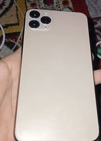 آيفون ١١ برو ماكس • نضافة ٩٥ • بطارية ٩٢