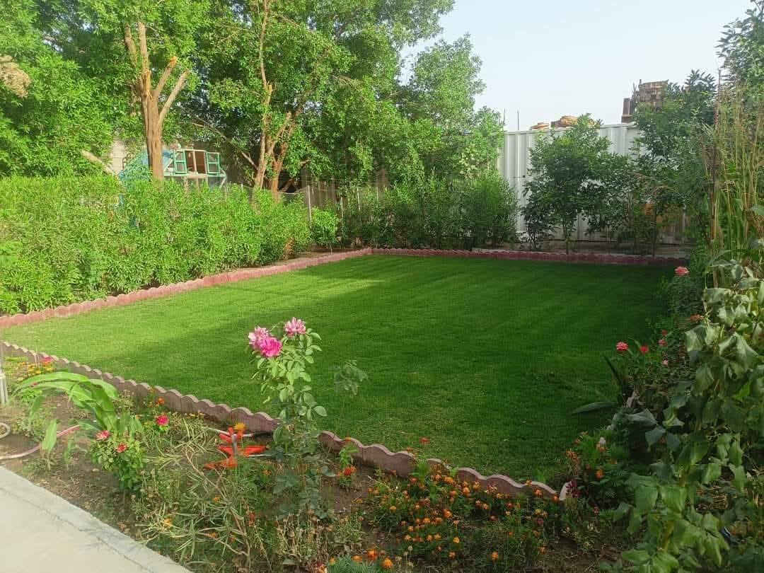 السلام عليكم يوجد فلاح تنضيف حدائق وتجهيزات كامله ارجو من الاخوه رفع المنشور مع تحياتي إلى مدير الاكروب *********** يوجد واتساب
