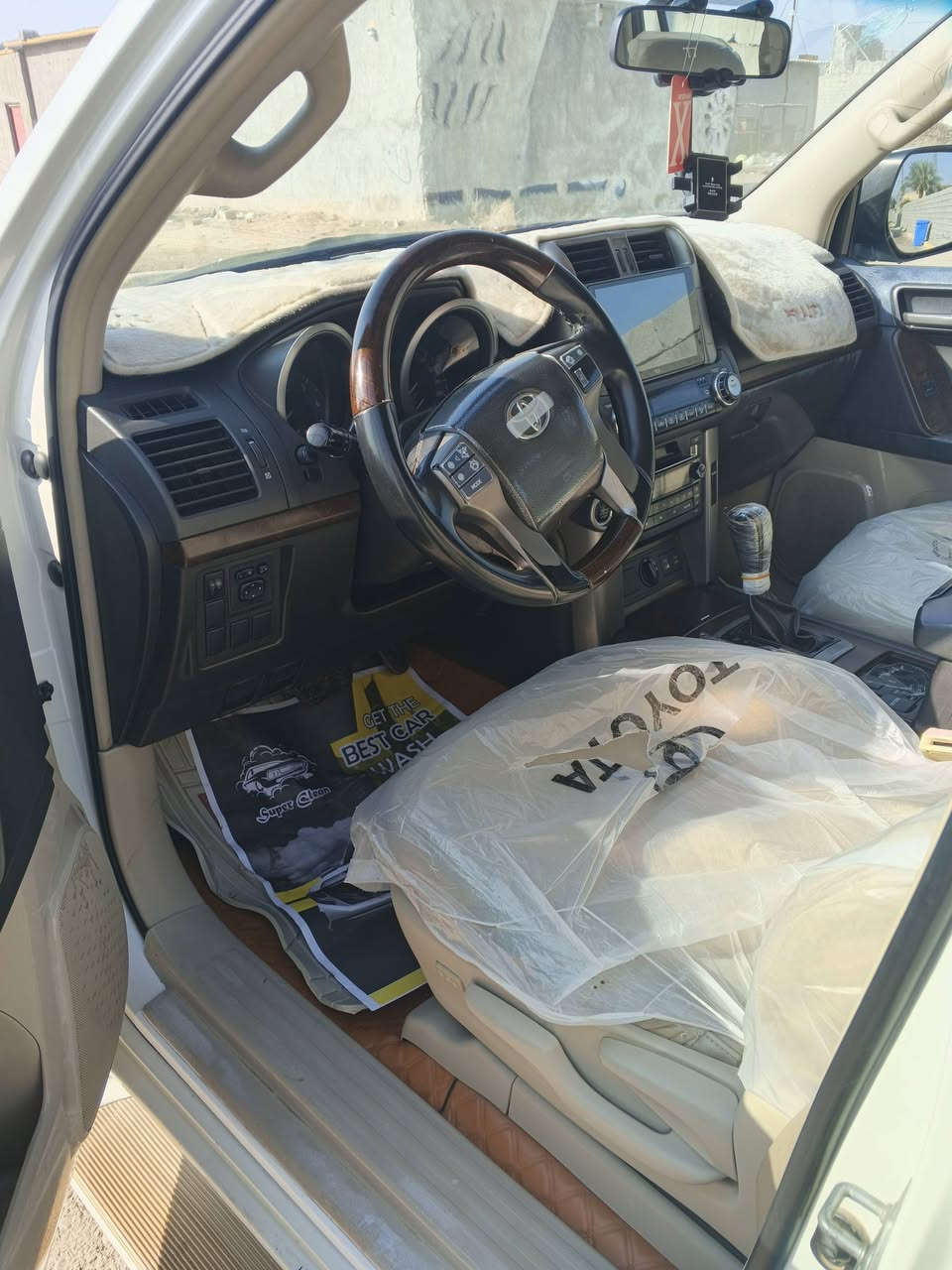 السلام عليكم
تويوتا برادو  خليجي 🇯🇵🇯🇵

✅ موديل 11

محرك ٦ سلندر 

كفاله من الصبغ ماعدا جاملغ وره 

مكان تاجي

بشرط تحويل 

ماشيه 200الف

🛑 سلايت 
🛑 ثلاجه 
🛑 تحكم سترين 
🛑 شاشه جبيره 
🛑 شغال 
🛑 فور ويل 
🛑 كشن سايق
🛑 دبل سبير 
🛑 كاميرا 

وباقي مواصفات 

بدون اي نقص سياره جاهزه 

*********** ☎️
