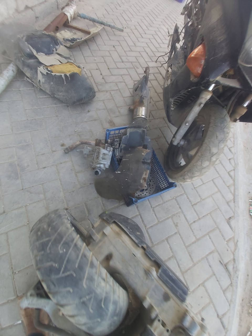 السلام عليكم فورزه 06 دراجه حلوه وكامله مكمله اي نقص مابيها مكينه كايمه نازله بل كاع اوراق كامله للدراجه تريد تفصيخ تريد شلع سعرها ٢٥٠ وبيها مجال جدا قليل دبلات مابيهن شي كهربائيات كلها شغاله مرايات يدات تدفئه كفرات كامله ولا واحد نقص دشبول نضيف شاحنه تايب سي ايفون بيها جداحه تشتغل يعني دراجه الي يجي يكلبها يعرفها شكد جديده المهم شباب مكانها بغداد زعفرانيه بيع او مراوس او تفصيخ شيعجبك بل خدمه


**إذا كنت صاحب هذا الإعلان وتريد حذفه لأي سبب، رجاءا أرسل رسالة إلى الدعم الفني**