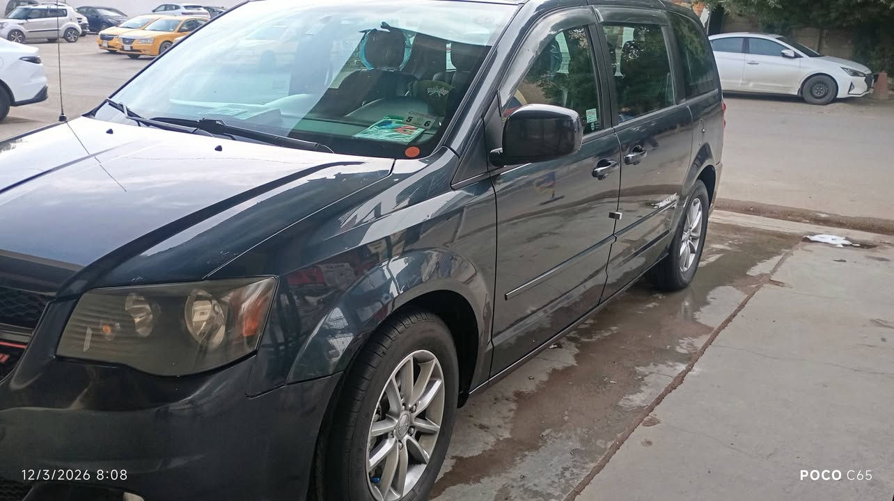 دوج كرفان موديل 2014فول عدا الفتحة حادث جاملغ خلفي بأمريكا ..صبغ جاملغ امامي مع صندوق كلير بدون ضرر 
للاستفسار ومعرفة السعر ***********
