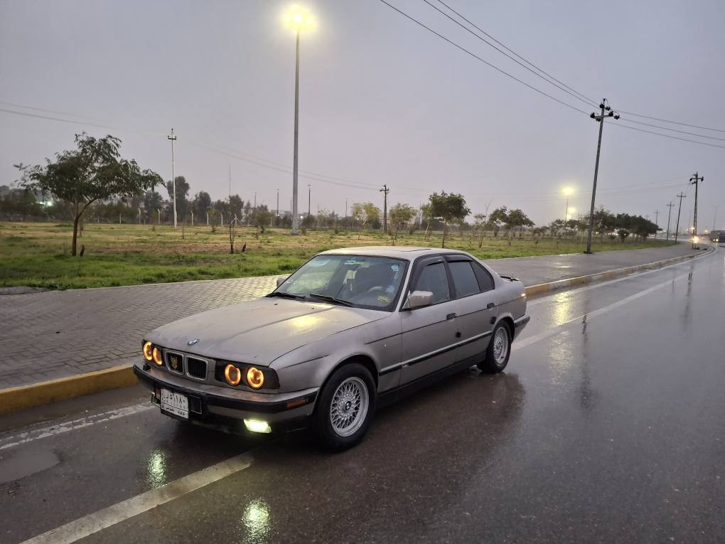 BMW 525i 
للبیع مراوس سعر36$ورقە
محرک مسکر گیر عادی 
سیارە شرط محرک کیر کامل
رقم کرکوک الیف سنوی عاج
شرط تحویل وکالە
سیارە بجم عریض اصل 1989 محدث 1992
اربعە طایرات جدید ویل حسیر
داخل جدید 
مکان سیارە کرکوک رحیماوە
***********
*********** كركوك, العراق
