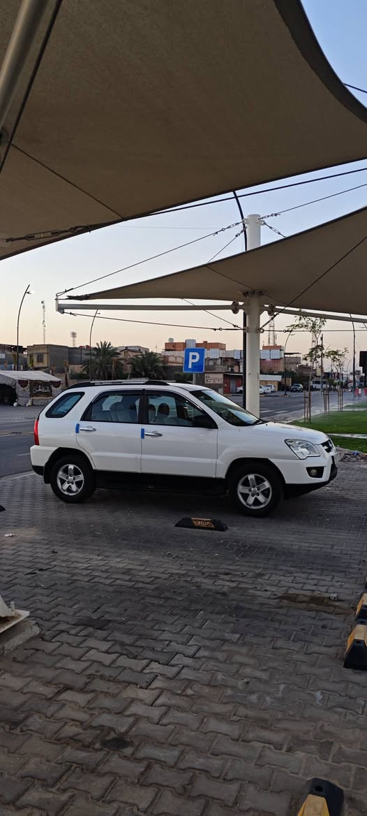 🪬🤍 اللهم صلِّ على محمد وآل محمد 🤍🪬
🚗 كيا سبورتاج 2009 المقدسة 

إذا تدور على النضافه، ولسعر لمناسب وصلت 👌

✅ السياره بلاديه من الطول للطول
✅ استخدام شخصي سياره مال بيت
✅ محرك 2000 دوش (4 سلندر) الاقتصادي
✅ محرك وكير بحالة ممتازة ومكفولات
✅ تبريد ثلج بالصيف انسى الحر وانت بداخلها 
✅ شاشة كبيرة
✅ دواخل عسلي المرغوبه نضيفه جدا دواخلها
✅ حساسات خلفية 
✅ حدادية ممتازة
✅ سيارة كاملة مكمله شغل واطلع راسك بارد

السيارة من النوع اللي تركبها وانسه مصاريفها معروفه لسبورتج وخاصتا ل 9، نظافتها بلواقع  أحلى من الصور، والفحص خير دليل.
🛑ملاحظه السياره بس الصندوك بي بارد فقط اما الباقي كفاله
🛑 سونار السياره موجود بلصور👇🏻
📍 الموقع: البصرة - المعقل - قرب جامعة شط العرب

📄 رقم كربلاء الإنكليزي الجديد
🔄 التحويل خلال يوم واحد

📞 للاستفسار والسعر:
***********
🟢 متواجد اتصال أو واتساب فقط

🧿 الله يبارك للي تكون من نصيبه🤍 .
