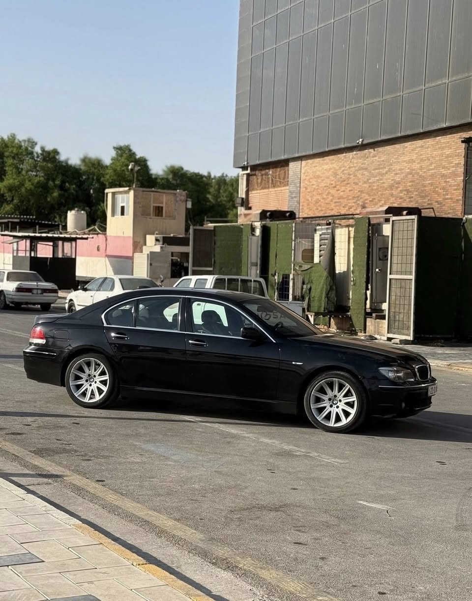 السلام عليكم
للبيع بي ام باخرة 750i  

موديل2008  اصل

بأسمي وتحويل مباشر رقم أربيل
مراوس مع رقم شمالي حصراً
بصمة

سلايت روف 

محرك V8 سلندر

سايد بريك بصمة

حساس امامي 

حساس خلفي 

مري شفط كهرباء

باب شفط كهرباء

جنطة شفط كهرباء

‏‎سيدي جنجر 

كشنات الامامي كهرباء وخزن هيتر

كشنات الخلفية هيتر  و تجوات خلفية والامامية كهرباء‎
تيليفون 1
تحكم ستيرن صفحتين تبريد قطعتين خلفي وامامي 

منظومة زنون عالي+ناصي 

كير اوتماتيك + عادي + sportالسيارة وارد الماني  مكفولة كفالة عامه عدى الجاملغ الخلفي بي صبغ قليل كلش 

العنوان واسط الكوت 

السعر 168 وبيهة مجال قليل

***********
