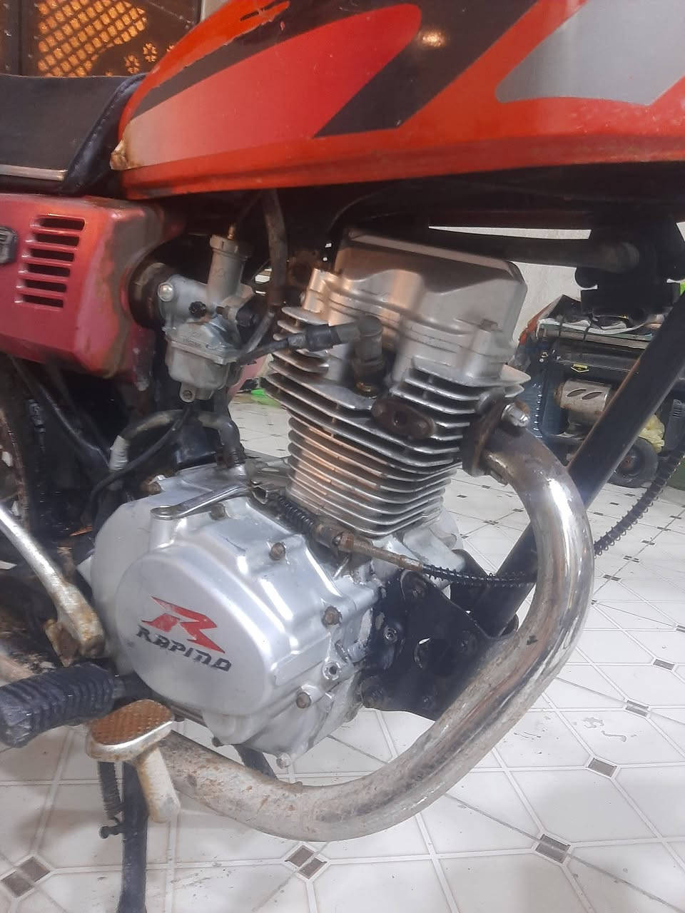 دراجة يراني ادوات رابيدو اصلي شاصي رابيدو دراجة نضيفة وجاهزة كهربايات شغالة مكينة مبدل فقط سلندر دراجة معدل شلعة فول  وسعر 500 وبية مجال


**إذا كنت صاحب هذا الإعلان وتريد حذفه لأي سبب، رجاءا أرسل رسالة إلى الدعم الفني**