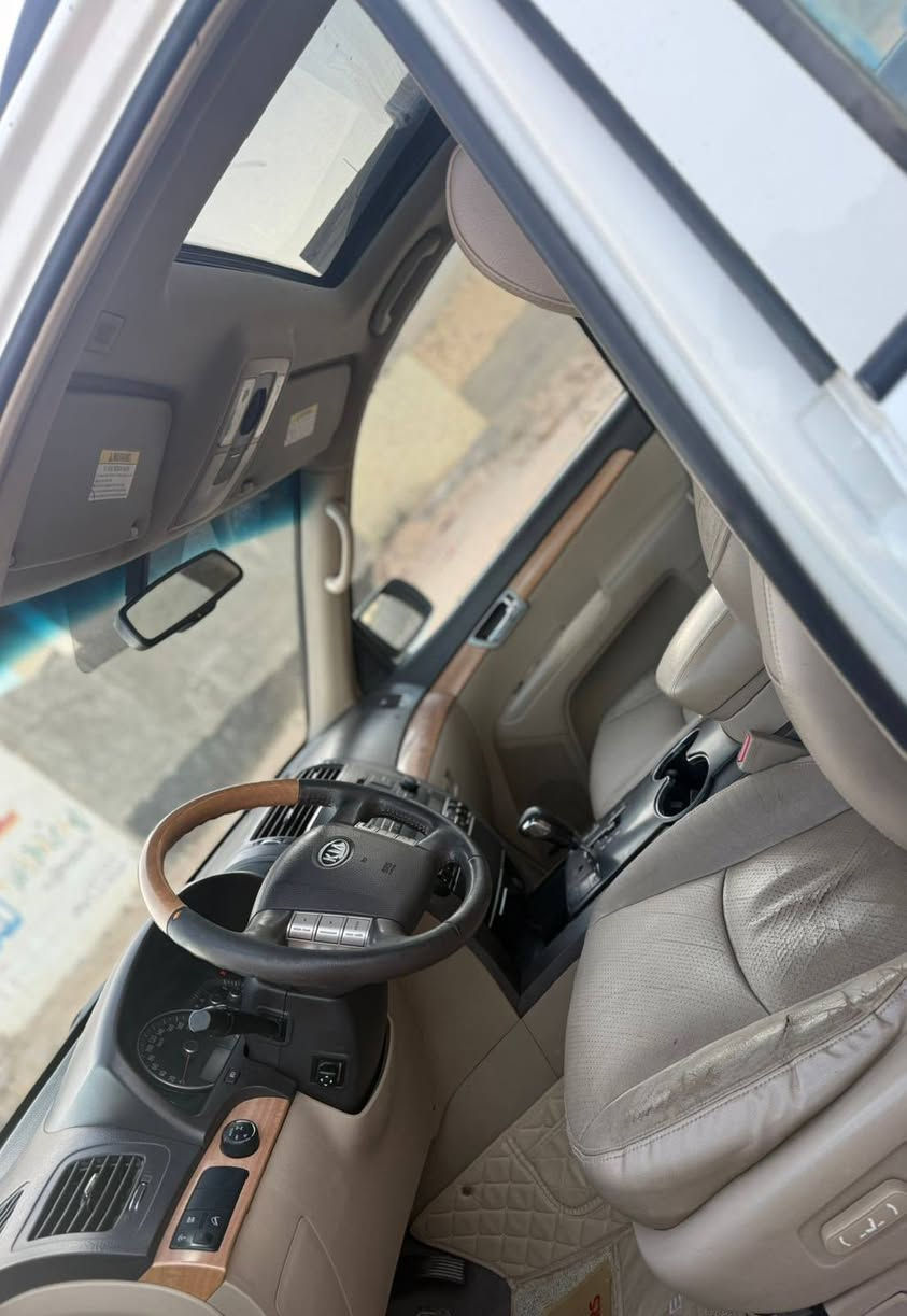 السعر 143 للاستفسار *********** مهافي 7 راكب موديل 2011 خليجي مكفوله كفاله عامه من الضربة والتبديل والصبغ بيه صبغ بقبق الجنطه ربع فول مواصفات 1/1 فتحه سقف بصمه تبريد 3قطع ثلج كشنات جلد و كهربائية تدفئه تبريد بلكشنات زراك لايت استيرن كهربائي تحكم استيرن جهتين شاشه كامره مكينه 6 وكير مكفولات السيارة جديده كلش مابيه اي نقص مكانه كربلاء بسمي
