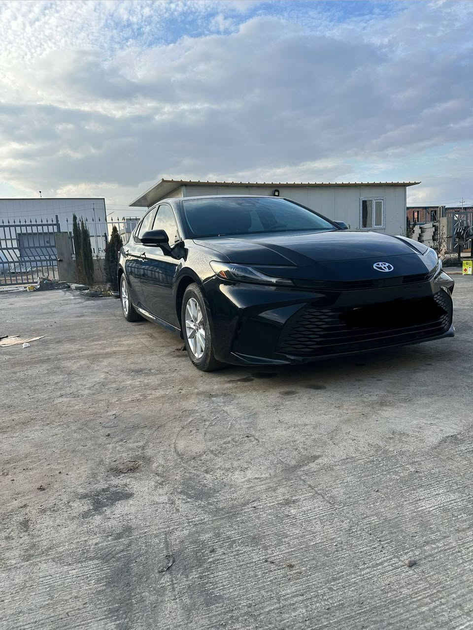 تویوتا کامری هایبرێد
مودێل ٢٠٢٥
LE
 مواصفات ئه‌مریکی
برێک هۆلد
۸۰۰۰ مایل رۆیشتووه
صندوقی پشته‌وه صبوغه
له‌گه‌ل نیو جاملغ پشته‌وه‌ی لای سه‌کن
جاملغی پشته‌وه‌ی لای سا‌یه‌قیش یه‌ک تۆز PDR 
نرخ ٢٥٧ وه‌ره‌قه
ره‌قه‌م هه‌ولێر
بۆ زانیاری زیاتر په‌یوه‌ندی به‌و ژماره‌یه بکه 
*********** أربيل, العراق

