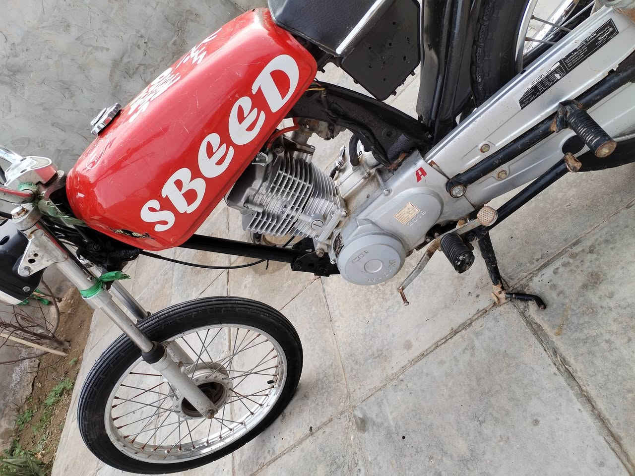 سلام عليكم أربعه كير ((كلك كلك كلك)) مكفَلوله من السرقه دراجه حلوه وناعمه موديل 20 برغي ما عايزه مكان غماس شراي اتصل وبيك خير ودللل ***********
