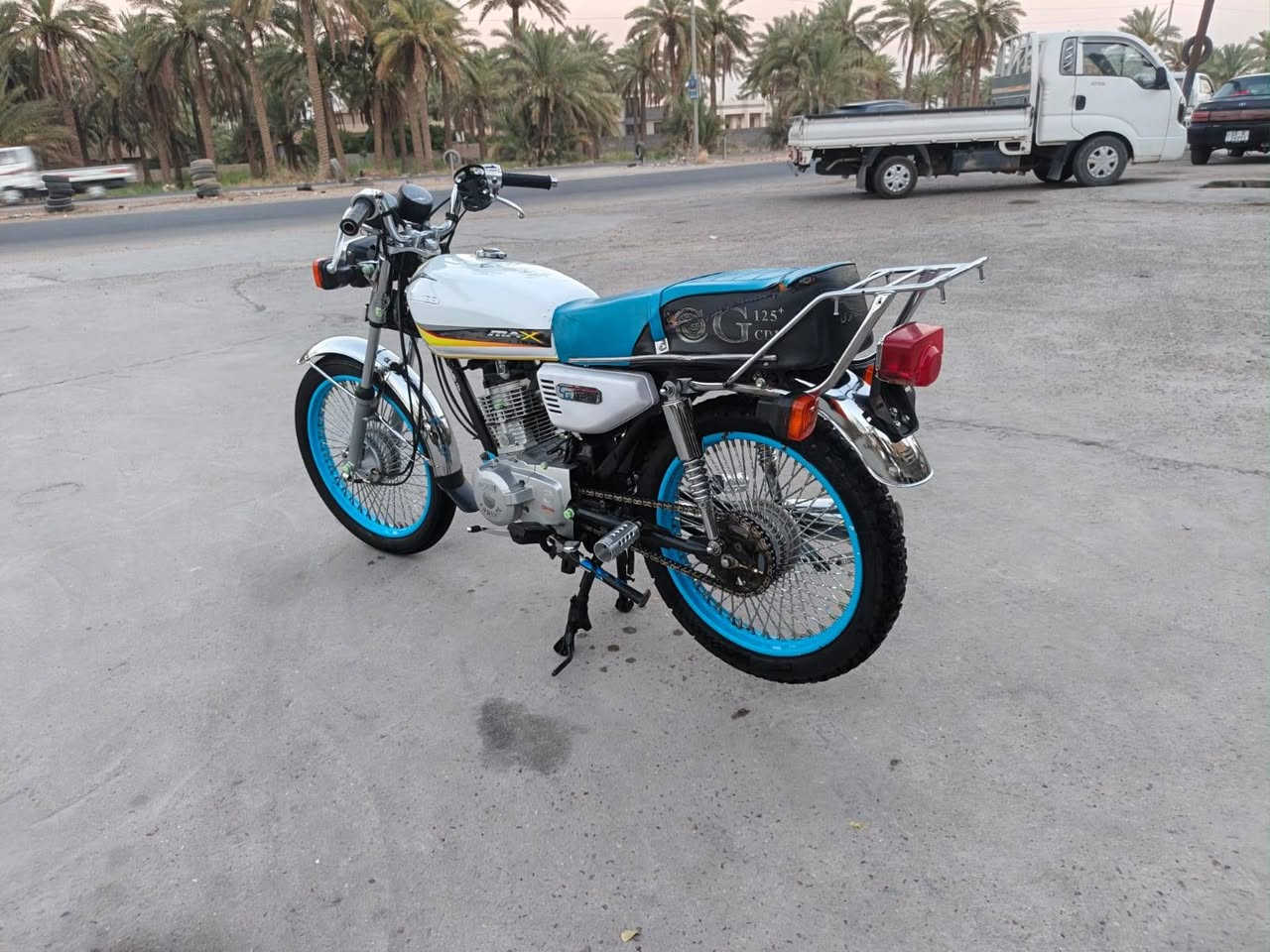 اربعه كير نضيفه اتخبل موديل 23 كلها شغاله الدراجه مفتوحه شلعه فول السعر ٤٥٠ مكاني محموديه لطيفيه ***********// *********** ما بيها كل نقص
