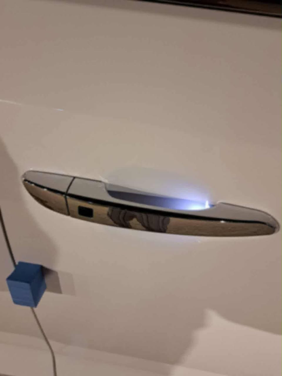 توسان 19 خليجي ابيض رقم بغداد انكليزي دولي سنويه الى 28 شركة الكاصد باسمي تحويل مباشر 5 عدسات حساسات خلفي وجانبي بصمه تشغيل مرايات شفط كراسي كهرباء تبريد خلفي كشنات جلد وتثبيت سرعه كروز تحكمات ستيرن يدات نيكل هندبريك بالرجل اشاير ترحيب عند الاقتراب اشاير بالمري بصمه باليدات البوب مع كلوب باليدات عند القفل تايرات  تخم اربعة مكتوب عليهن      sunny  مع السبير ثلاجة بالجكمجه شحن اوكس ثلاث انظمه sport / Eco/ normal اشاره بلوجكتر عند الاستداره على اليمين واليسار بك لايت لد قماره حديد فيها قطعه واحده صبغ طرف  جاملغ الايمن الخلفي حك شبرين والباقي مكفول رقم بغداد دولي باسمي مكان السياره فلوجه للاستفسار على الرقم ***********  ابو احمد  وترهم مراوس بتويوتا راف4  20 فما فوق
