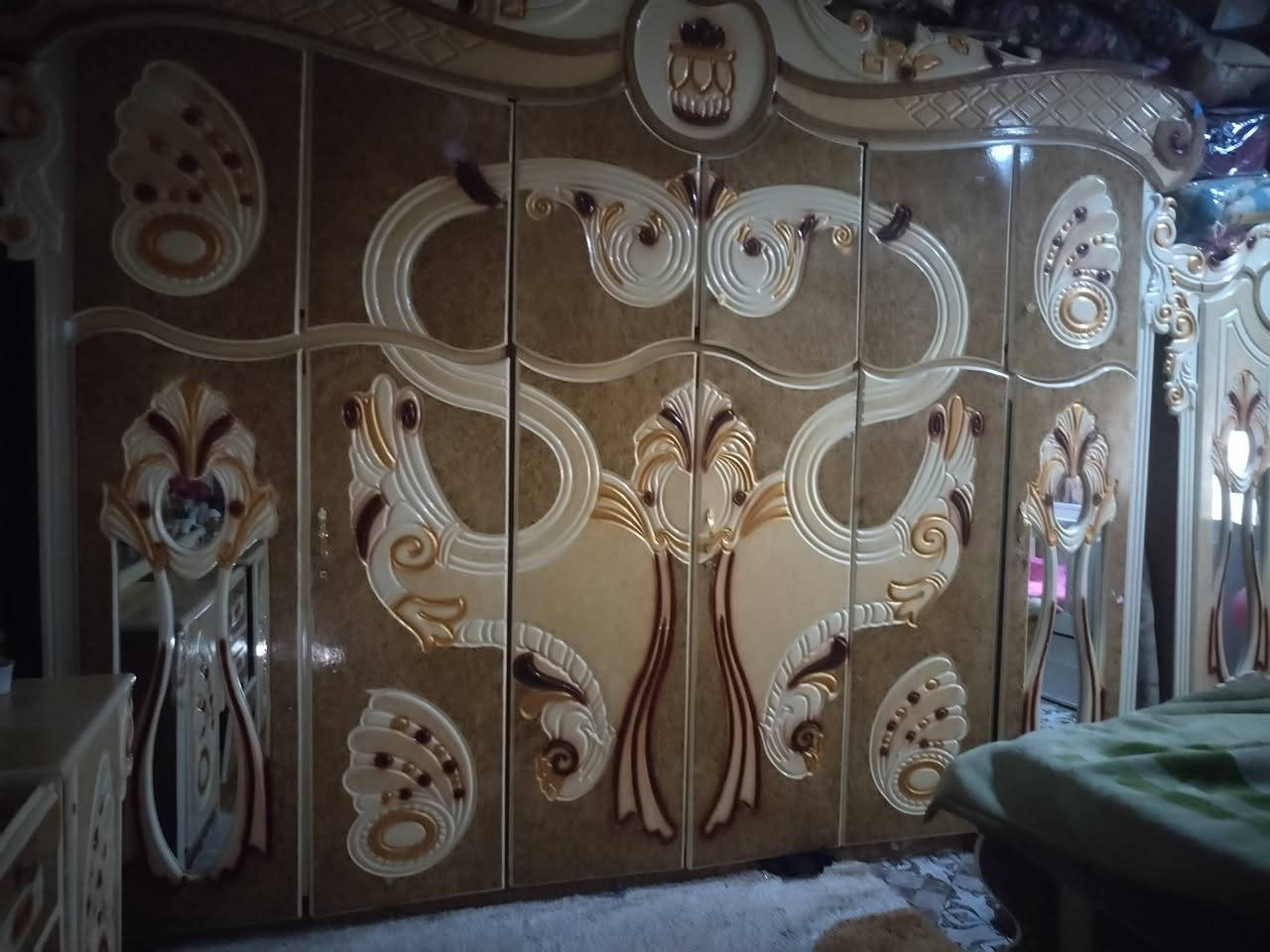 غرفة نوم البيع الشراي يتصل على الرقم ***********
