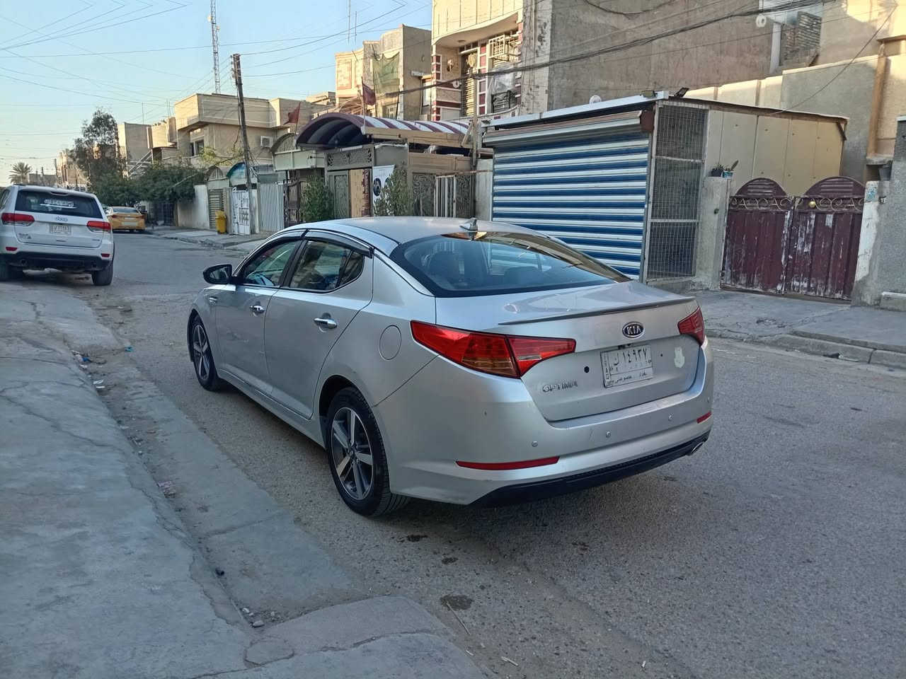 كيا اوبتيما موديل 2014 محرك 2000 ممتاز كير ممتاز حداديه جيده سياره تخم تاير كهربائيات اكلها بلاديه وكلها شغاله تبريد شغال تدفئه شغال تبريد قطعتين شاشه كبيره كشنات جلد حساسات خلفيه تحكمات ستيرن لايت عالي ناصي زنون السياره يوجد صبغ بيها فقط ثلاث قطع السعر 98 بيها مجال بسيط الاستفسار على هذا الرقم *********** محمد العنوان بغداد الشعب
