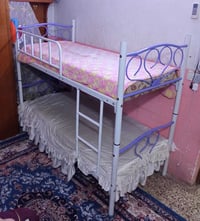 سرير طابقين • حجم كبير • عيب بسيط