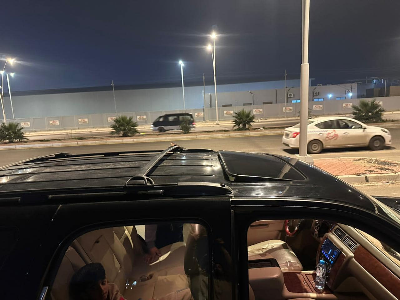 السلام عليكم ورحمة الله وبركاته 
اخوان سياره تاهو 2011 خليجي LTZ كفاله عامه 
مكينه كير حداديه شرط كفاله
فتحة سقف وارد خليجي سياره كارتون 
المكان البصره انا مكلف بنشر 
الرقم *********** رجاءا لموشراي لايتصل
