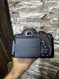 كانون 750 دي للبيع نضيفه مابيه شي للبيع عنواني حرية بغداد 07826138263