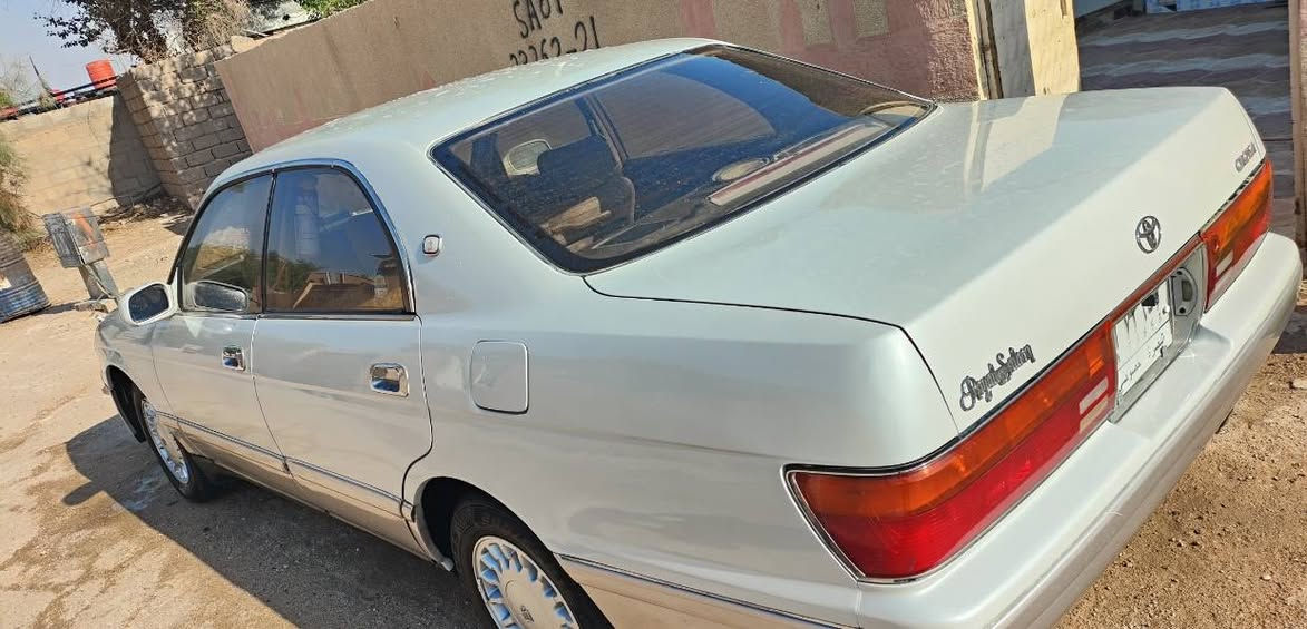 السلام عليكم
سيارة 🚗 بطه للبيع 

محرك وكير وبدي كفاله حدادية تخم تاير لايتات جديده كارتون وكلوبات زنون اصلي واشاير وسكنات جديدات كارتون باتري جديد

شاشة كامرا حساسات 

كهربائيات كلها شغاله ترايك وين ماتريد بأسمي سنويتها لل2028 رقم 📱 بصرة 
سعرها 67 وبيها مجال

مرشوشه عام جماليه اثر جراد وصورها موجوده قبل الرش

للاستفسار على رقم 📱 صاحب السيارة /*********** موجود اتصال ووتساب فقط
