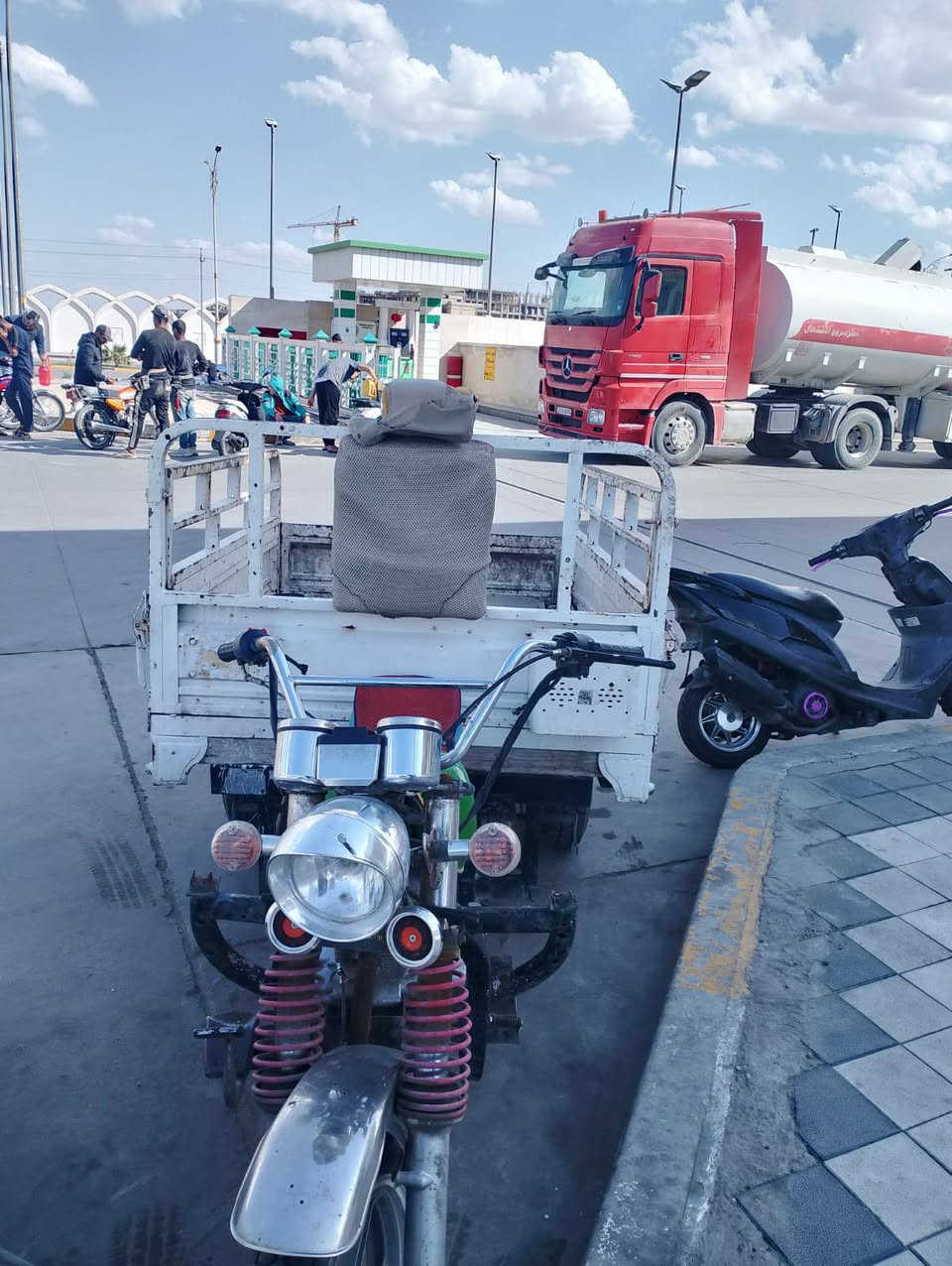 ستوته كلك للبيع مكفوله من السرقه مكينه جديده 25 كهربائيات جديده شاصي نضيف
السعر 750 وبيها مجال 
اتصال ***********
***********
