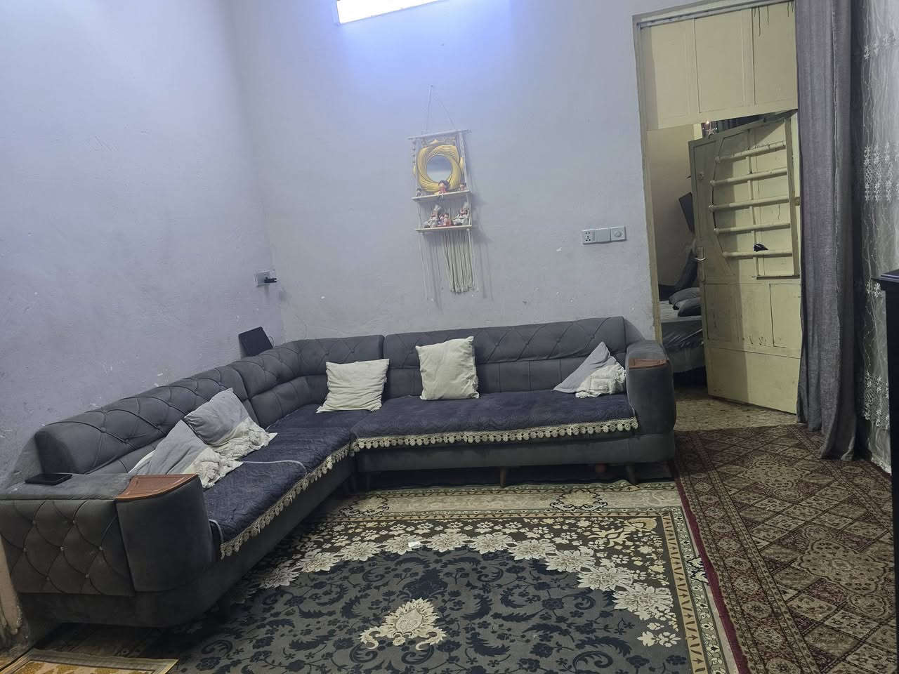 دار 110متر يحتوي علا غرفه واستقبال وصاله وخدمات وصاله كبيره طابق ثاني ومطبخ حار وبارد سعر 75مليون وكامل خدمات مجاري واناره ومياء وتبليط للستفسار الارقام تاليه ***********
***********
