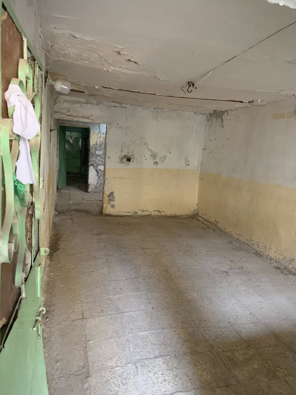 دار للبيع مساحة 80متر النزال 20 الواجه4 يقع في منطقة علوة زويني خلف شقق الطالبيه البيت يعتبر كاع الاستفسار الاتصال ع الرقم ***********
