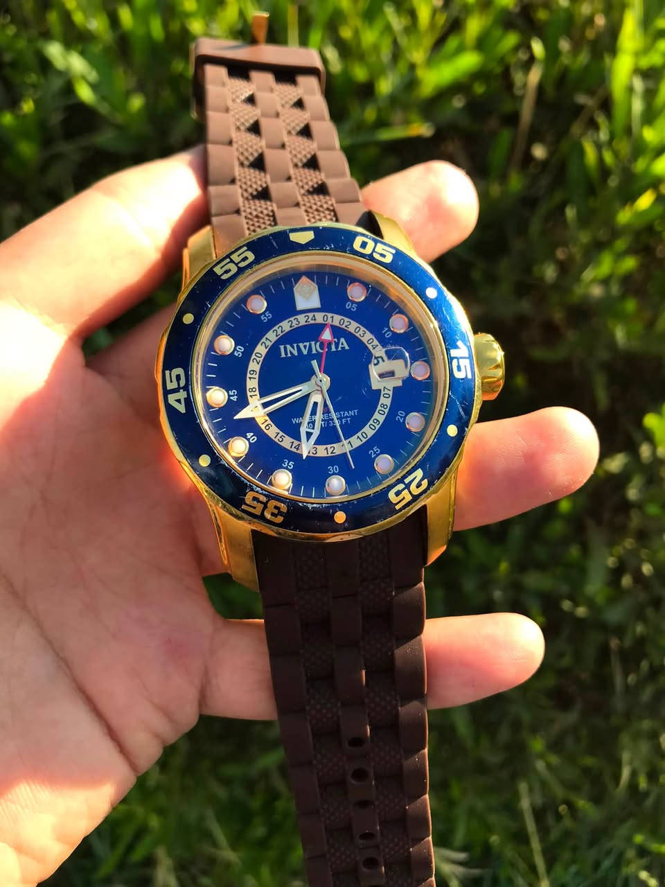 تحيه طيبه للجميع.
انفيكتا// invicta
سويسري اصلي قديم 
اربع اميال GMT دولي
نافذه لعرض التاريخ // رنك دوار 
السير مستبدل // نظافه عاليه 
السعر ٦٥ الف // توصيل موجود


**إذا كنت صاحب هذا الإعلان وتريد حذفه لأي سبب، رجاءا أرسل رسالة إلى الدعم الفني**