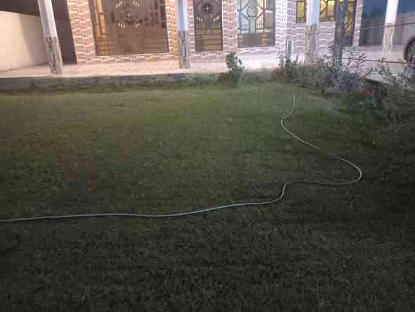 السلام عليكم بيا للبيع في تقاطع النهروان قريه زين العابدين عليه السلام 
يتكون من! 
ثلاث غرف✅

صاله كبيره✅

مطبخ حار بارد✅

هول ✅

واستقبال✅

ومساحه كبيره ✅

حديقه اماميه خلفيه✅

البيت كامل كامل متكامل من

سيراميك وماء وكهرباء 

البيت موقع حلو احلا موقع بلفرع

السعر مناسب جدا 

رقم *********** سيد احمد 

الموقع بغداد تقاطع النهروان اول جسر مشات مشروع المبطّن
