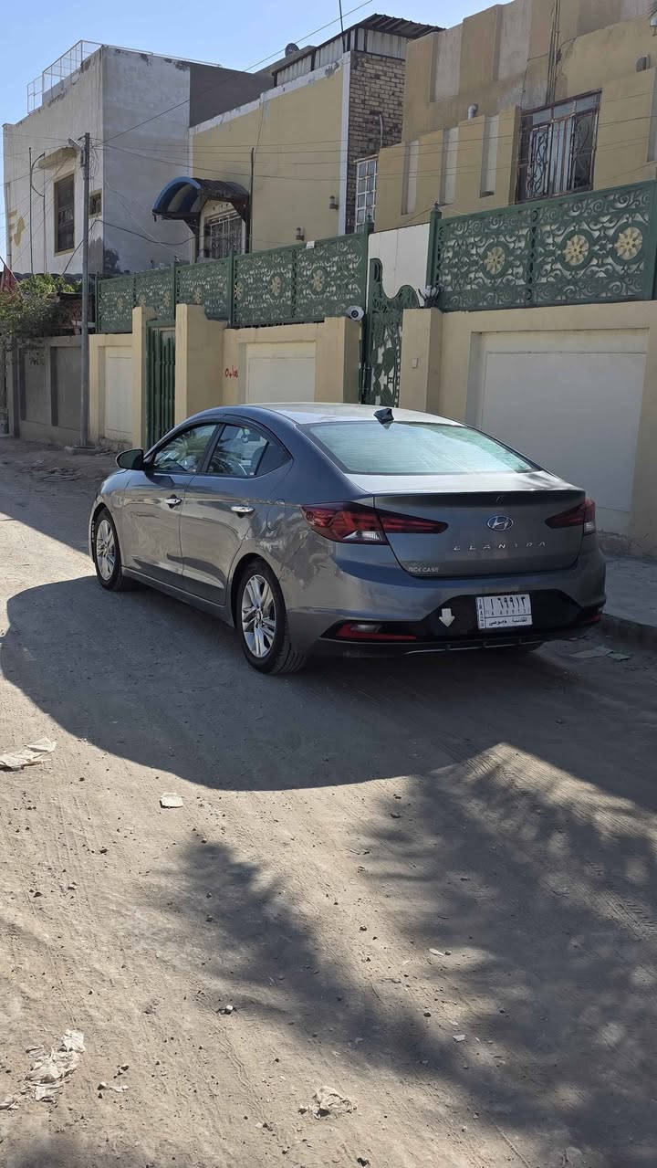 الانترا ٢٠١٩ امريكي
محرك ٢٠٠٠ دوش ضايفله منضومه غاز 
كير at بلادي 
قادسيه معوقين شهرين وصير حرا
حادثه جاملغ وبنيد وبيه بارد مكانين 
نضيفه وجاهزه سياره 
شاشه وكامره خلفيه رادار امامي وجانبي وخلفي
السعر 117  وبيه مجال للشراي سعره مناسب 
*********** ديوانية, القادسية
