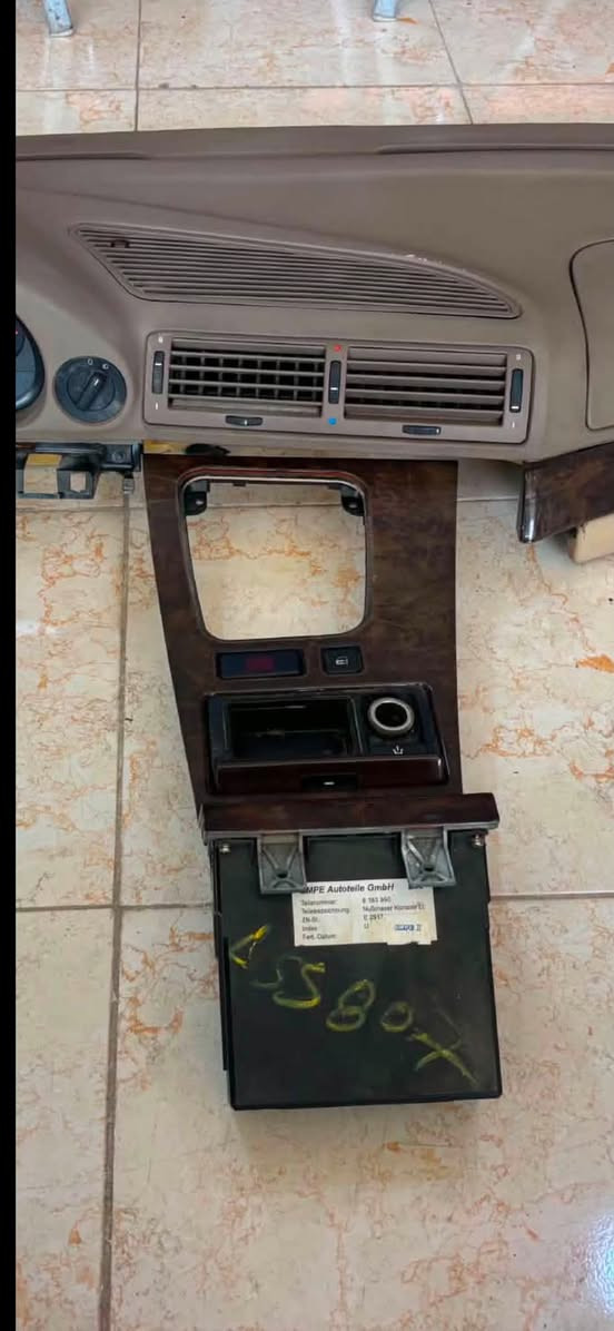 السعر 225  كامل ابيع ما ابيع فرط 

نجف ملحق قريه الغدير 

*********** واتساب
