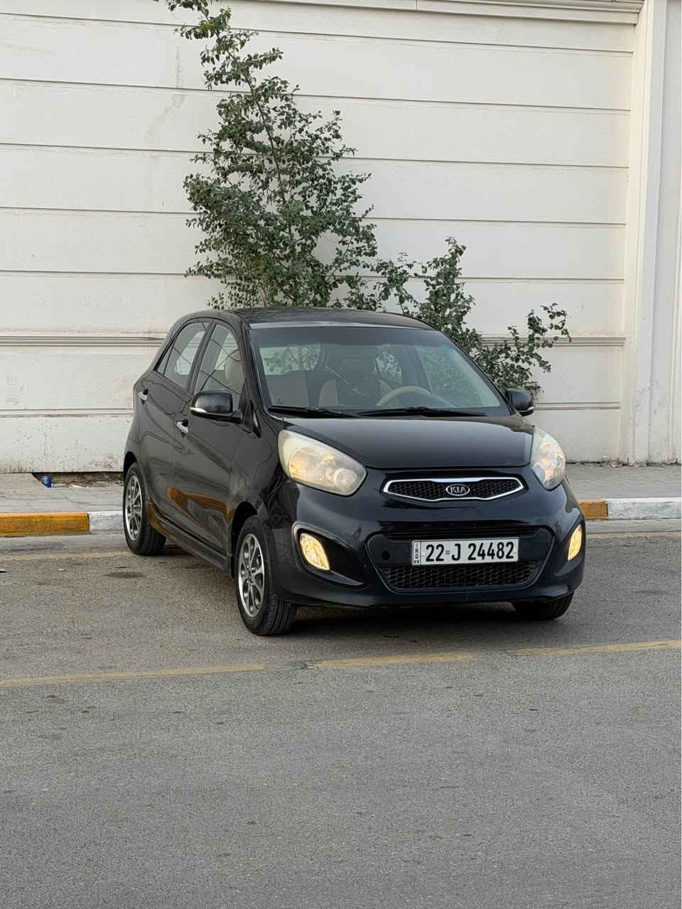 للبيع بيكانتو 2013 خليجي 
السياره محرك جبير 4 سلندر  ماشيه 90 الف 
مكفوله من صبغ بس دعاميه امامي صبغته جماليه 
كير محرك تبريد كله بلاد  
داخل جلد لونين ومغلفه الكشنات وارضيه 
تخم تاير البارحه شديته شاشه تاب ارقه نوعيه وكامره 
تحدد الشخص بل رجوع وحساس بلادي والمسجل البلادي موجود بل جنطه سبير وعده منازله 
تخم دبلات صدر دسكات كله جديد صيانه بشركة كيا 
سياره صارله سنتين عندي ستخدام شخصي كلش معتني بيه بسمي هزه جديده ميحتاج تروح سياره الاربيل بل تحويل بس تاخذ سنويه 
مكاني بل منصور 
السعر 82$ 
*********** بغداد, العراق
