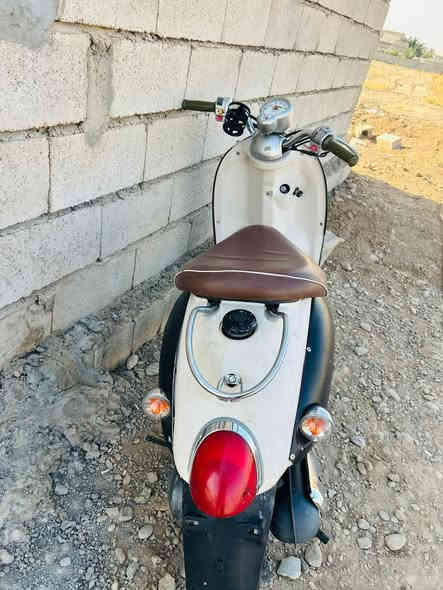 #للبيع 
دراجه كلاسك نظافة 85‎%‎ محرك خير من الله 
كلشي شغال بيها السعر 175 الف 
***********
العنوان قضاء العلم _عرب الصين
