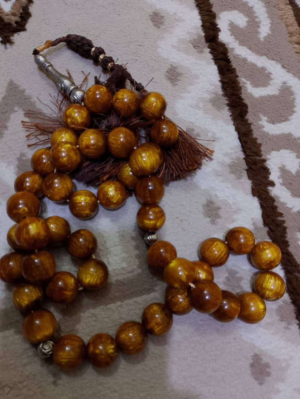 سبحه للبيع 45خرزه كالولي تسوه 50 الى يريدها 50 انا خادم ما عندي توصيل البصره ***********
