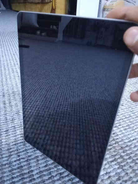 السلام عليكم أيباد 9للبيع ذاكرة 64مكفول ما مبدل بي ولا شي عل وضع الشركة السعر 250وبي  المكان بابل ناحية الطليعة رقم الهاتف ***********
