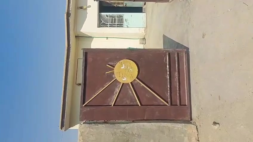 مشتمل للبيع حي المهدي على اليمين ١٦٠ متر خلف مدرسه رمضان الخير مؤجر حاليا 125 الف بالشهر ***********
