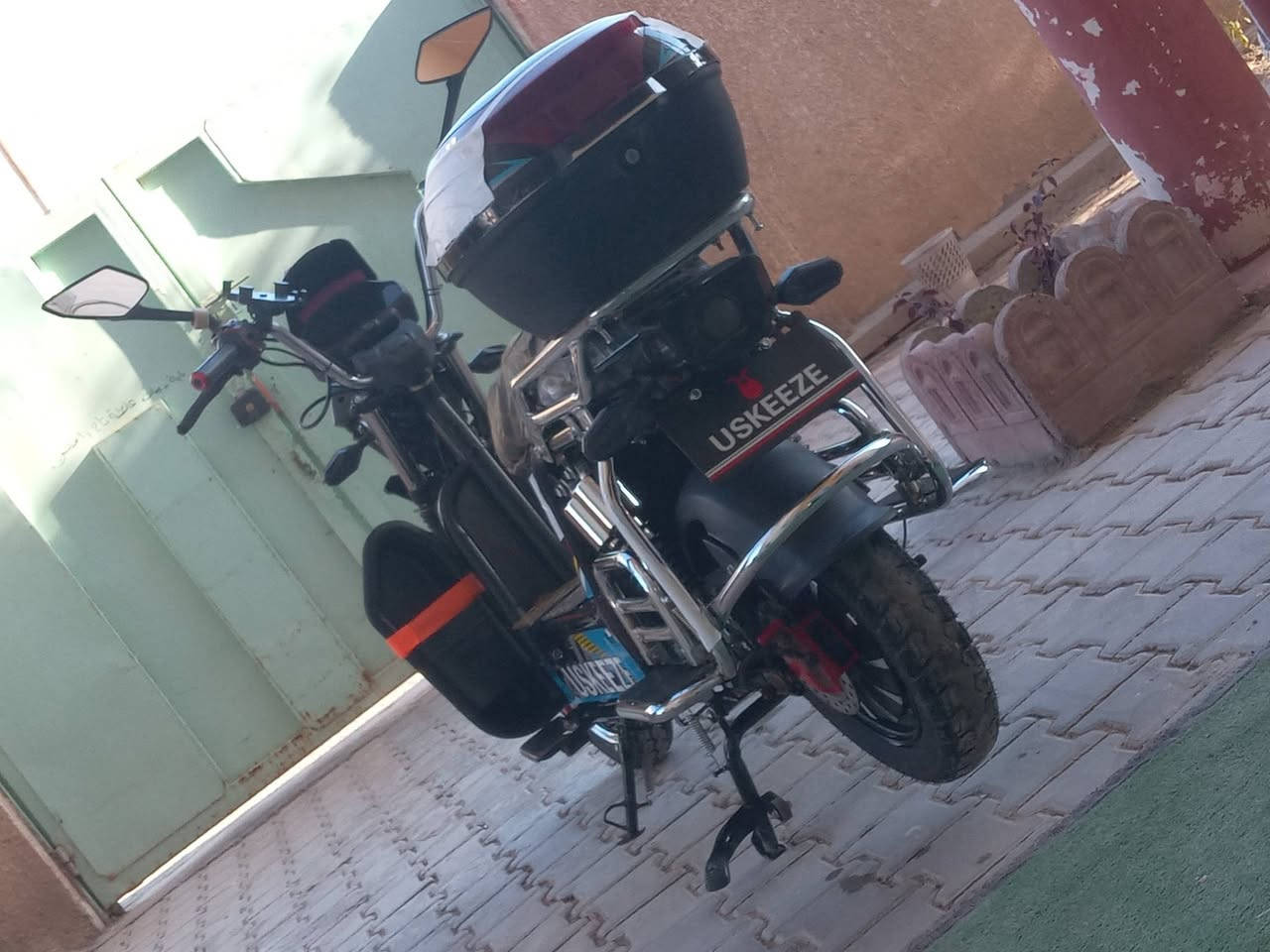 السلام عليكم دراجه شحن جبلي للبيع موديل 《24》 بطاريات {6} كبار   دراجه بعده جديد  اي نقص ما بيه بطارياته ابلاديات مو امبدلات على فحص  دراجه نضيفه وكهربائيات كله شغاله 4 نمر دراجه امرتبه وامداريه حيل
 السعر:[650]
العنوان  :<الرمادي التأميم الدواجن> 
الرقم /(***********)
