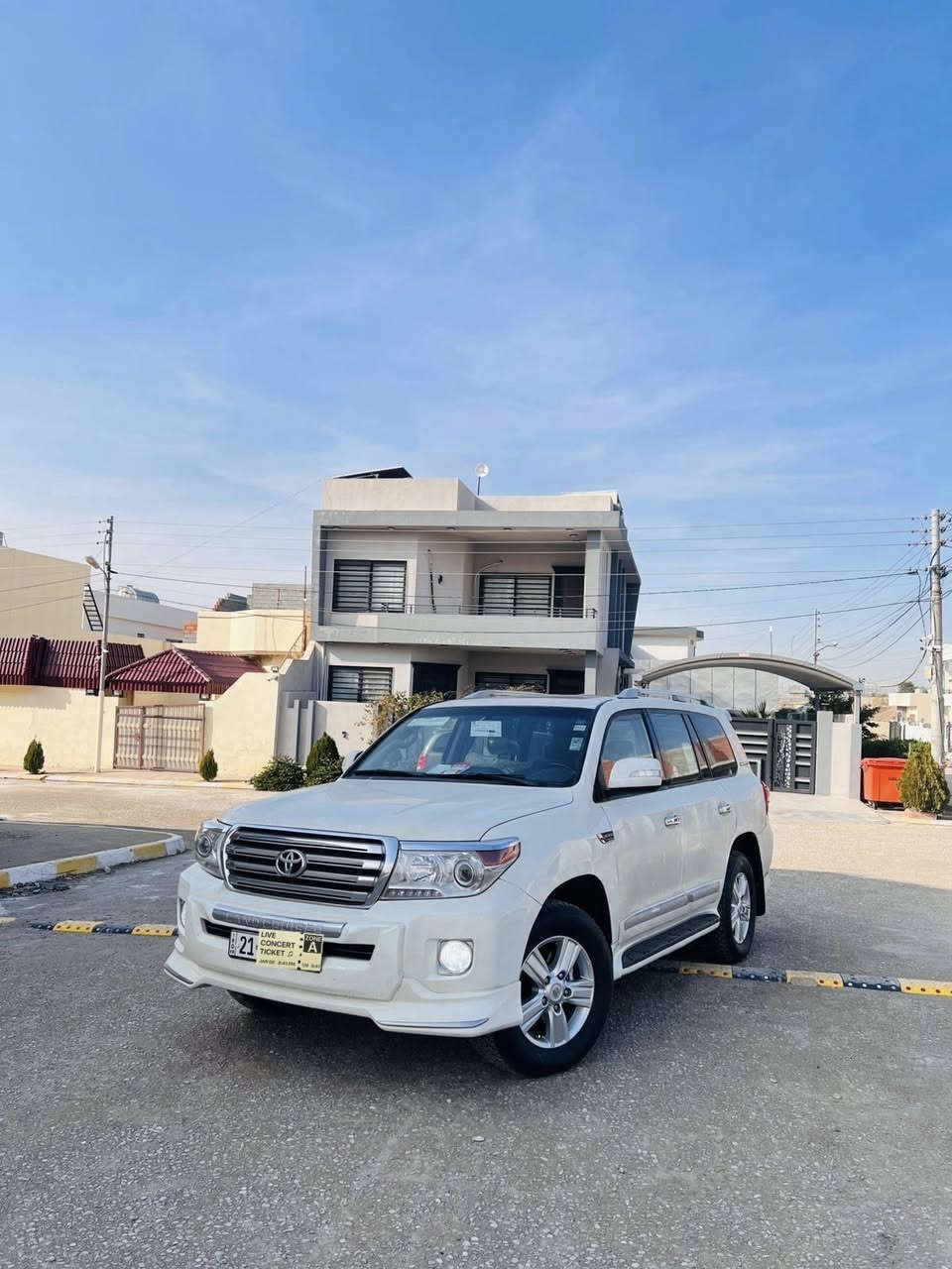 سلام عليكم :
لاندكروز موديل 2011 ستينيه اصل 
معروف الستيني فول مواصفات
السعر 255 $ورقه
السياره جاهزه بدون مصرف
محرك +كير بشرط
تخم تاير جديد 
صدر وكاله جديد 
كهربائيات كله شغال 
منظومه زينون لايت كامله 
حساسات خلفي  
كشن كهرباء 
اناره ترحيب 
بصمه تشغيل 
شاشه +كامره
نظام صوت كلش حلو
حادث السياره:
ضربه خلفيه الجاملغات +ربع القماره الخلفي
وصبغ عام  علمود يتوحد اللون بجم كبس
*********** بي واتساب
