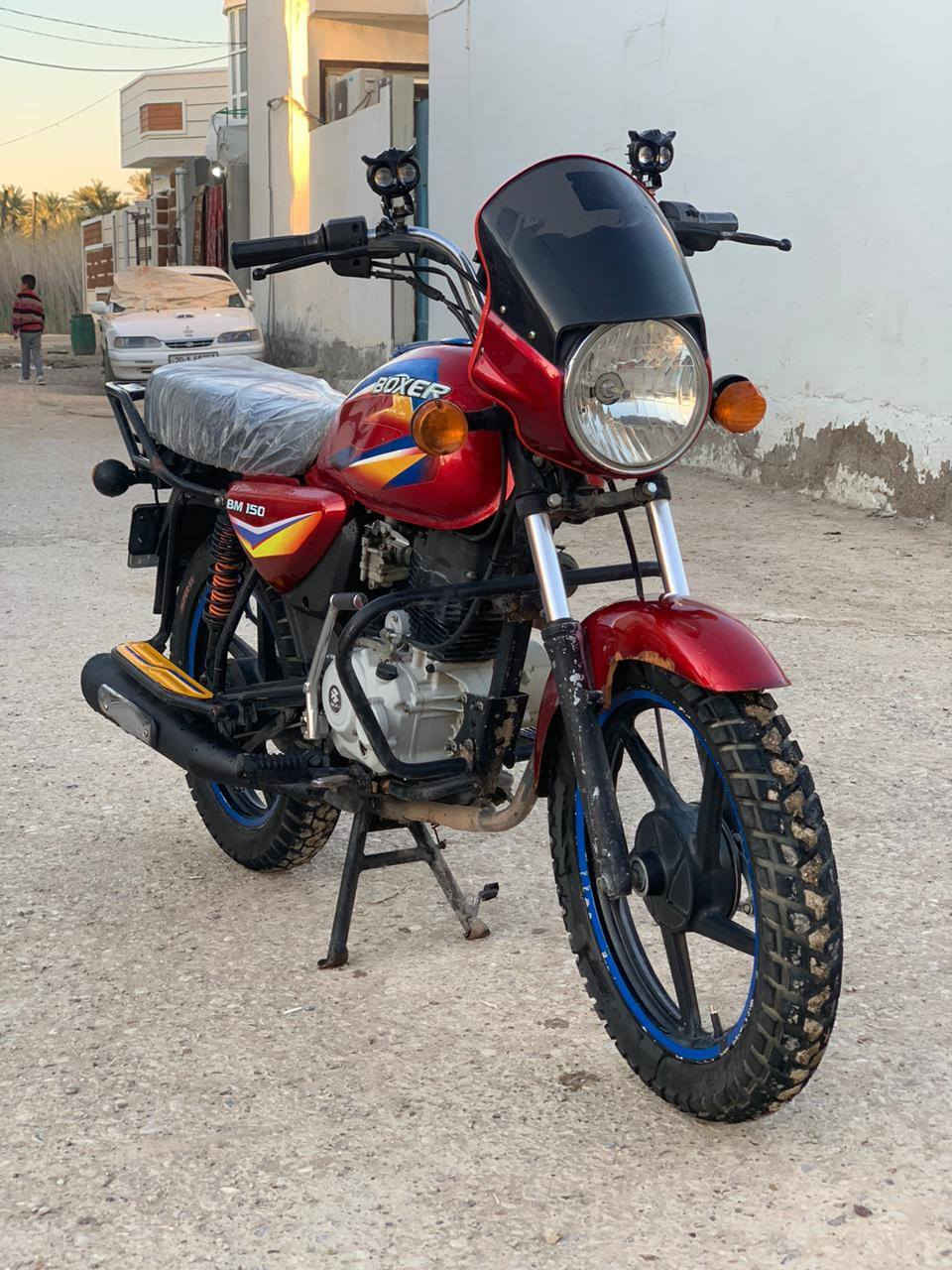 السلام عليكم
بوكسر 20
مرقم بغداد باسمي سنويه لل 2030 
السعر 1350وبيه مجال 
***********واتساب او اتصال 
ديالى تقاطع الساده
