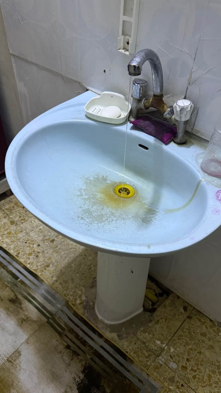 للبيع مغسلة سيراميك مع القاعدة والخلاط، بحالة جيدة وتعمل بشكل طبيعي، مناسبة للمنزل أو الشقة.

* مناسبة للمنزل أو الشقة أو الاستراحة.
* تعمل بشكل جيد.
* البيع بسبب التجديد

💰 السعر: 20 (قابل للتفاوض البسيط)
📍 الموقع: البصرة – الطويسة
📩 للتواصل: مراسلة على الخاص أو الاتصال البصرة, العراق


**إذا كنت صاحب هذا الإعلان وتريد حذفه لأي سبب، رجاءا أرسل رسالة إلى الدعم الفني**