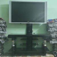 شاشة • ٤٢ بوصة • موصل