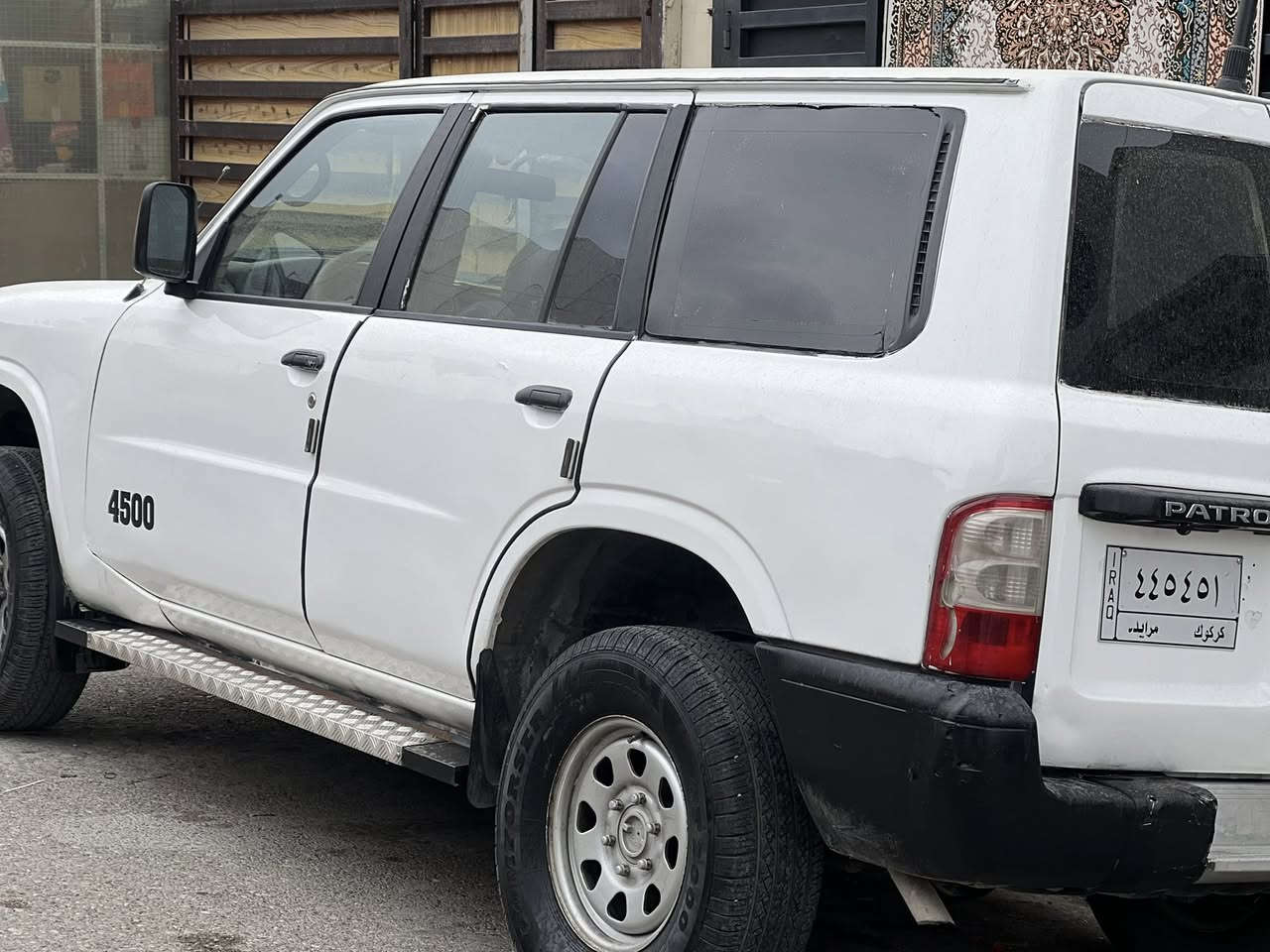 سلام عليكم نيسان بترول للبيع موديل 2002سياره مال مزايده اوراقه كامل رقم ماله هم واصل كير محرك بل شرط شاصي بل شرط سياره صبغ حزام مكان سياره كركوك سعر 68بي مجال مكلف بل نشر خابر صاحب سياره ***********
