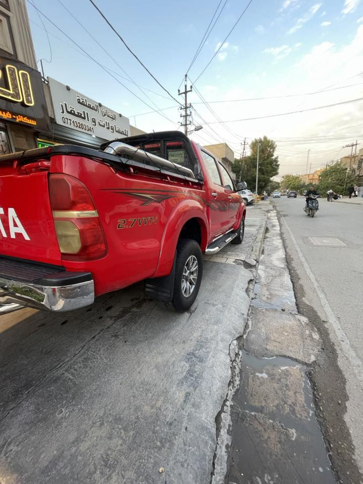 السلام عليكم
بيكم تويوتا هايلوكس كويتي 2014 فور ويل كير عادي 
السياره رقمها ( واسط) انكليزي باسمي
 ابيع حزام
السياره ماشيه 260 
المكينه مفتوحه 
تخم تاير + ويل جدد
صدر 80‎%‎
مكاني بغداد 
السعر  (165) بيها مجال 
***********
