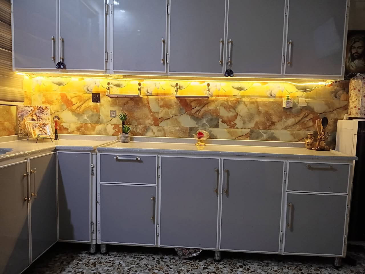 الكاونتر للبيع قليل الاستخدام سعره 900 ألف


**إذا كنت صاحب هذا الإعلان وتريد حذفه لأي سبب، رجاءا أرسل رسالة إلى الدعم الفني**