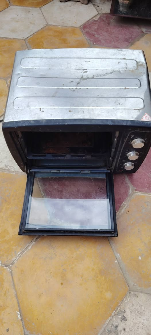 للبيع غساله سعر ٧٠ شرط طباخ شغال نقصه عين بنص ماتشتغل سعره 40 اوفن شرط سعر 20 شافطه سعر 25  تنور غاز سعر ١٠ ومعرض سعر ١٠ وماطور ماي سعر 35 شرط تواصل واتساب ***********
