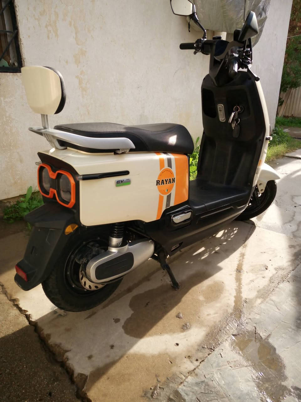 السلام عليكم ريان تالج للبيع ٦بطاريات كبار ٣نمر كير سرعه٥١دراجه نظيفه كلش معتني بيها سعرها ٦٥٠وبيها مجال نظام سرقه تشغيل عن بعد جوزه إطفاء كهرباء نظام دسك هدروليك امامي خلفي دراجه احلى من بصور بهوايه كولشي مناقصها مكاني بغداد قرب متنزه الزوراء اي استفسار *********** وتساب محمول لشراي فقط غير متواجد على فيس
