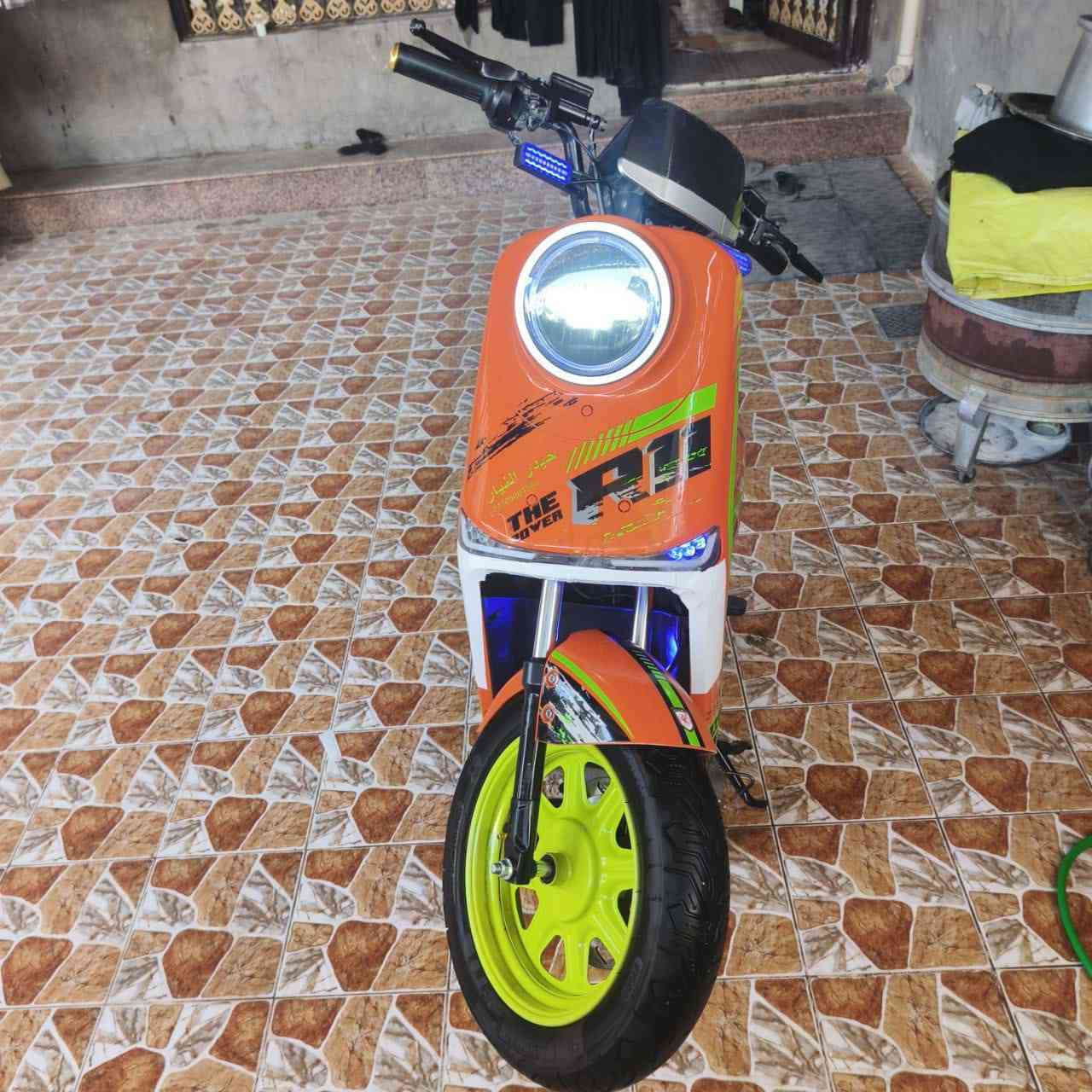 السلام عليك درجه شحن R11 .ملفهه 2000 وخمس بطاريات مكان كوفه ناحيه الحريه  سعر 425 وبيهه مجال استفسار اتصل
***********
