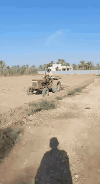 السلام عليكم مكينه عنتر للبيع  السعر 3مليون وبيها مجال المكان بابل مشروع المسيب للاستفسار الاتصال على الرقم ***********
