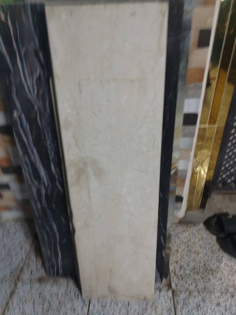 للبيع لوحات هندي عدد ١٢ وبايت عدد٩مرمر ناصريه ***********
