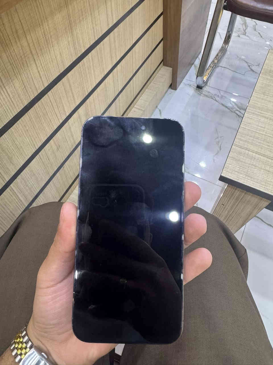 ايفون 14 برو ماكس بطاريه 79 جهاز شرق اوسط مبدل شاشه نوعيه جيدة ، والشهر مفطور ومغلف مايبين ابد ، ذاكرة 256 فيس ايدي شغال كامره شغاله مابيهن اي خلل 
مع ملحقاته سعر 600 وبيه مجال بسيط 
العنوان البصرة / العاليه ***********
