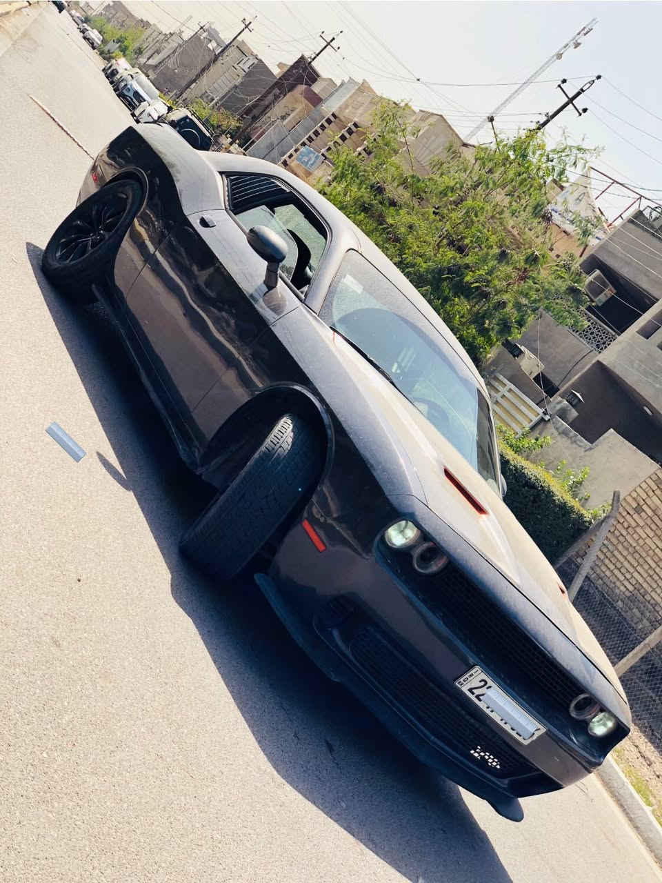 السلام عليكم ...جالنجر ٢٠١٦ صور الحادث مرفقة بالصور مكينة ٦ سلندر ٣٦٠٠ شواصي لغود مكفولة
رقم اربيل الجديد سنوية لل٢٨ 
تبريد ثلج ❄️ ماشيه ١١١ الف ميل
لايتات زنون اونت 
ويل كب وتايرات جدد وشاشة چبيرة
السونار مرفق بالصور
مكاني بغداد الكرخ 
السعر ١٣٣$
***********    وبي واتساب
