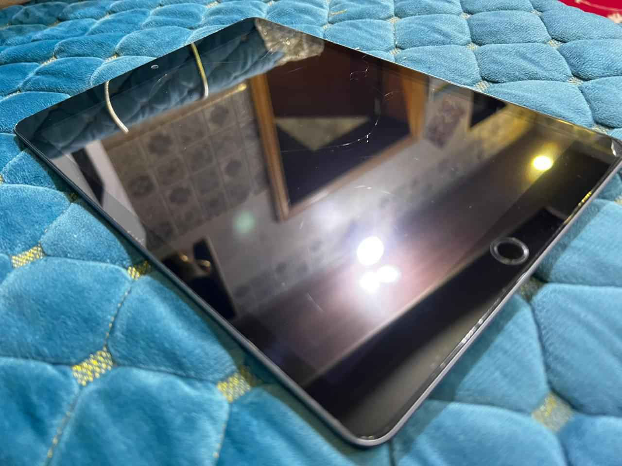 ايباد 9 مع كرتونته والقلم والكيبورد الخاص به
ذاكرة الايباد 256 مكاني كربلاء

قدرة البطارية 84.13‎%‎

ما موديه للتصليح ابد(نظيف) وغير مكسور 

صار سنتين من شرائه 

سعره 350 الف هو وغراضه . كربلاء, العراق


**إذا كنت صاحب هذا الإعلان وتريد حذفه لأي سبب، رجاءا أرسل رسالة إلى الدعم الفني**