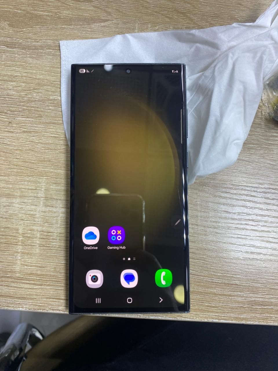 اس 23 الترا الذاكرة 256 شرق اوسط خطين  بي فطر زغير بشاشه السعر 400 رقمي ***********
